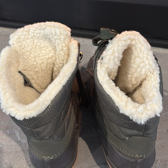 Khombu Zany Thermolite insulated,waterproof,memory foam,rugged sole winter boot - Picture 7 of 12